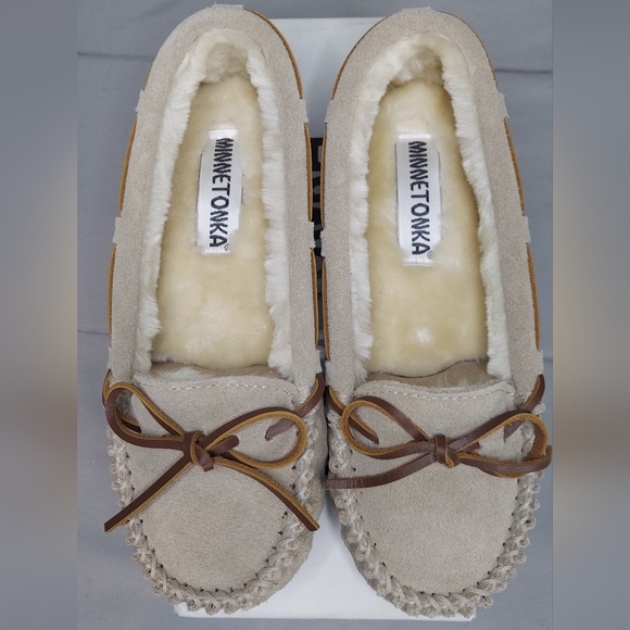 Minnetonka Stone Suede Moccasins Women's Size 6 Or Girls 4.5 NWT - Picture 3 of 8